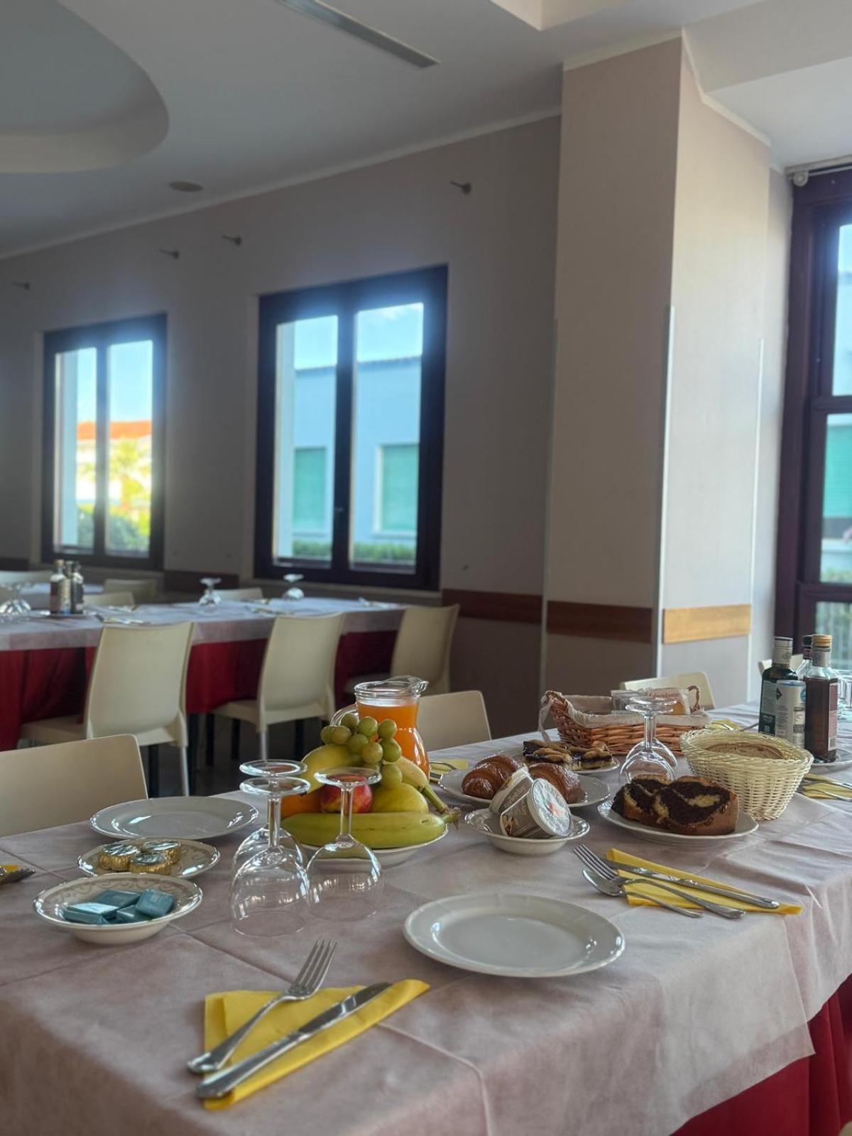 Hotel Spiaggia Villa Paola Bellaria-Igea Marina Exterior foto